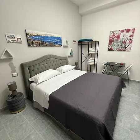 Valentino House Tessitori * נאפולי